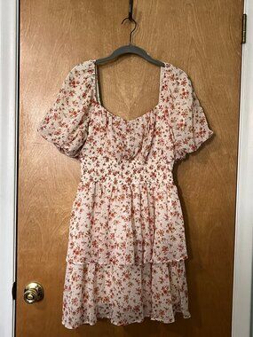 Trixxi Tiered Mini Size L Floral Dress in White & Orange w/ Bubble Short Sleeves